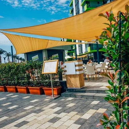 Sole Pool & Spa Mamaia Nord Apartment Navodari
