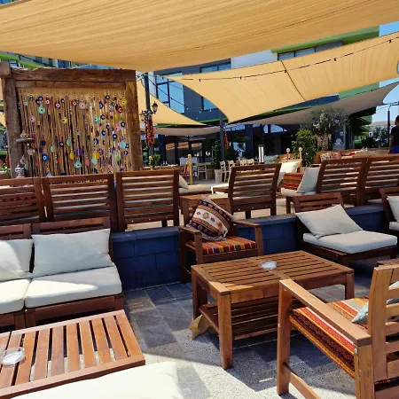 Sole Pool & Spa Mamaia Nord Apartment